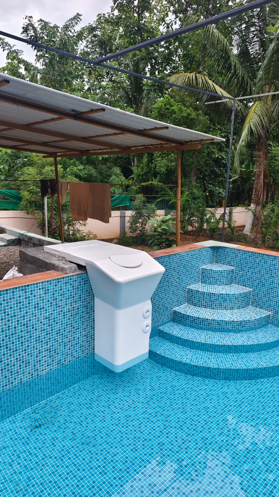 FX-181 Pipeless Filter installed in pool